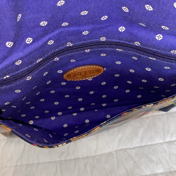 Fossil crossbody bag with matching wallet/pouch - Picture 6 of 10